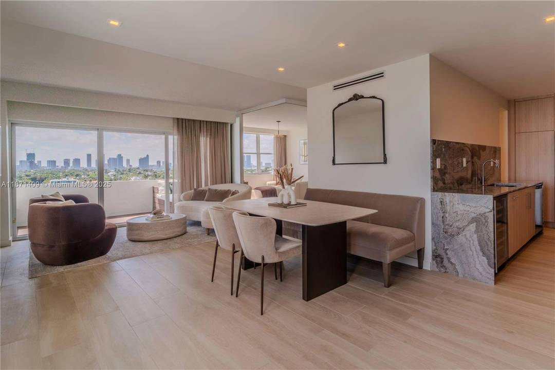 NO ASSESSMENTS. With sweeping south and west views of Biscayne Bay, Downtown Miami, and Venetian Islands, this brand new, fully renovated 1, 381 sq ft, 2 br, 2 ba corner ...