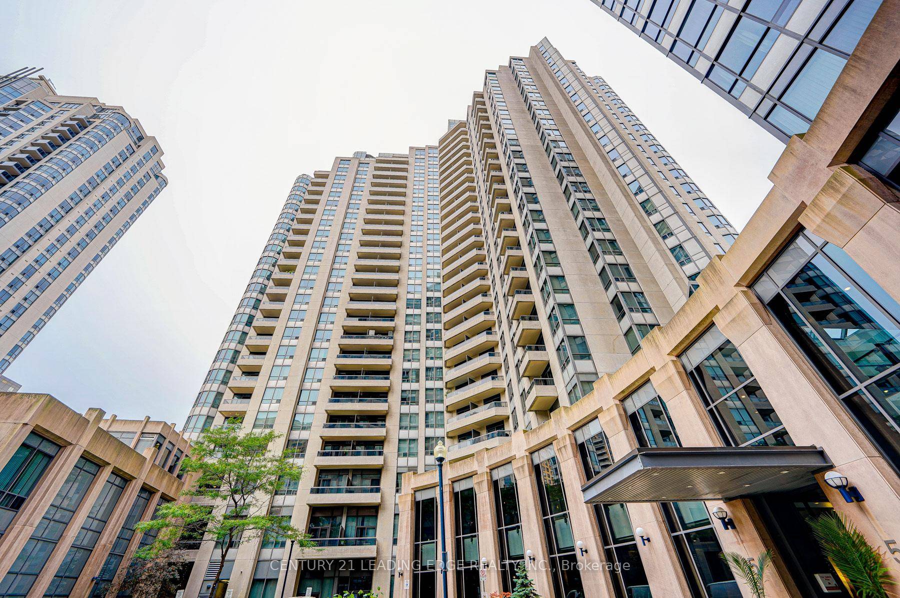 Bright, renovated condo with exceptional amenities in prime North York.