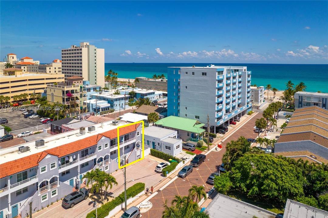 Live, Rent, or Both A Versatile Coastal Opportunity.