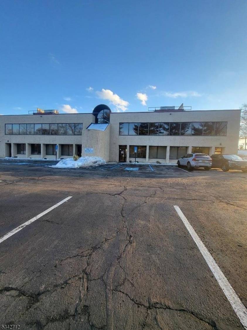 Beautiful medical building for sale PRIME Location !