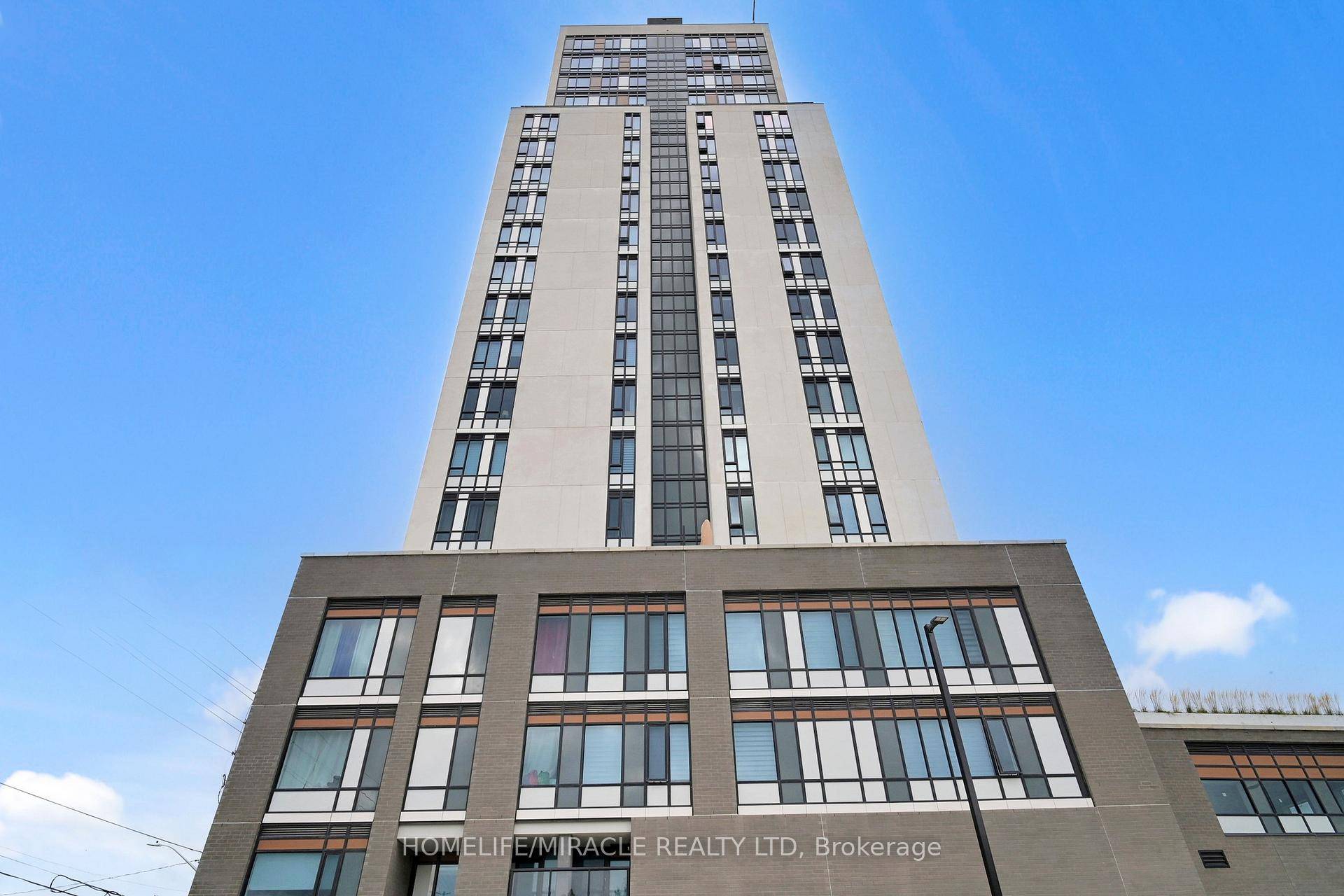 Modern Condo with West exposure and amazing panoramic views of The Escarpments.