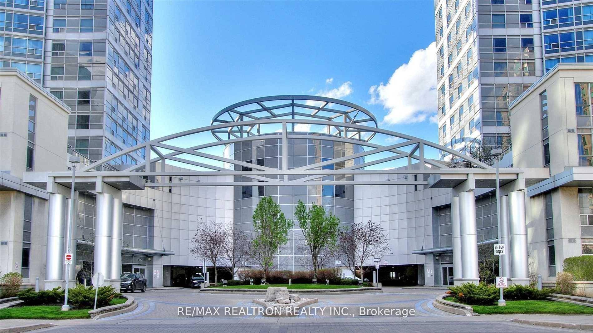 Bright And Freshly Renovated 2 Bedroom Suite In The Ellipse Condos.