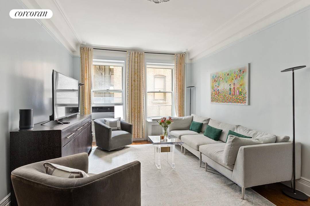 Renovated 2 Bedroom 2 Bathroom with In Unit Washer Dryer A gracious entry sequence sets the tone in this beautifully renovated home at The DeSoto a distinguished Beaux Arts co ...