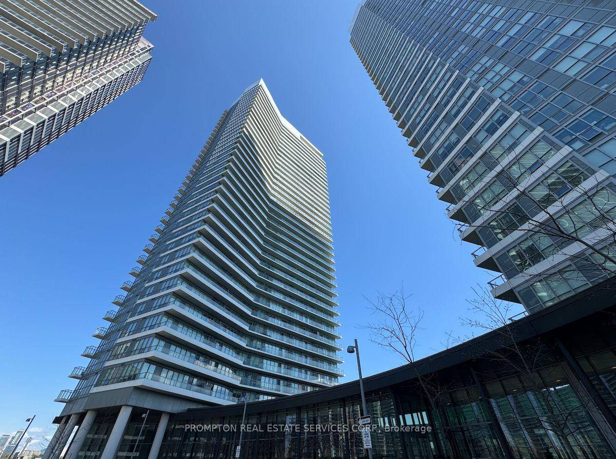 Bayview Village Community Unbeatable Location Bright amp ; Spacious 3Bedroom Large Suite Open Concept 9 Ft Ceilings Floor to Ceiling Wrap Around Windows Large Balcony Modern Kitchen w Stainless Steel ...