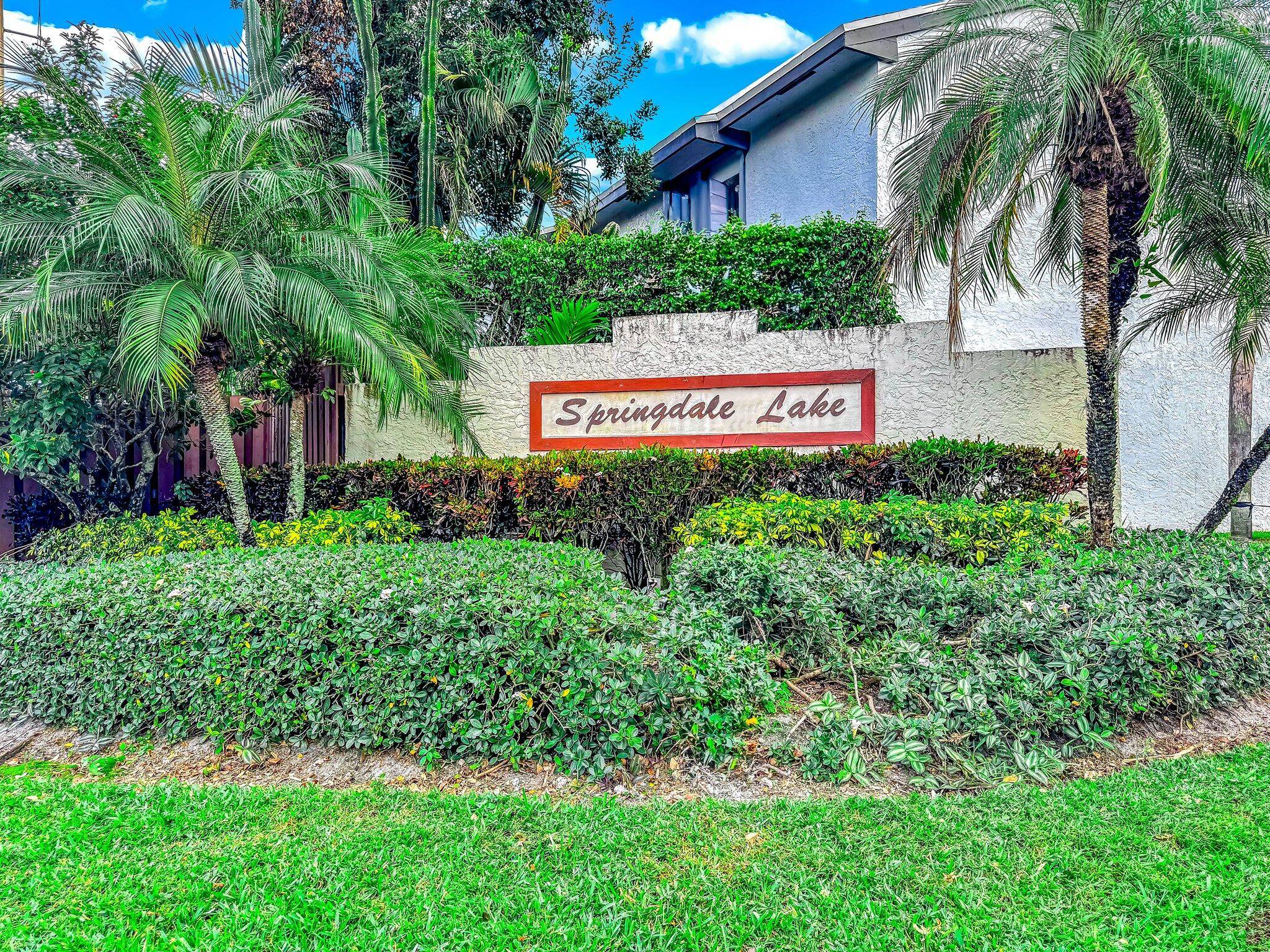 Well maintained 1, 236 sqft, two bedroom, two bathroom townhome style unit with powder room and washer dryer located in beautiful Springdale Lake.