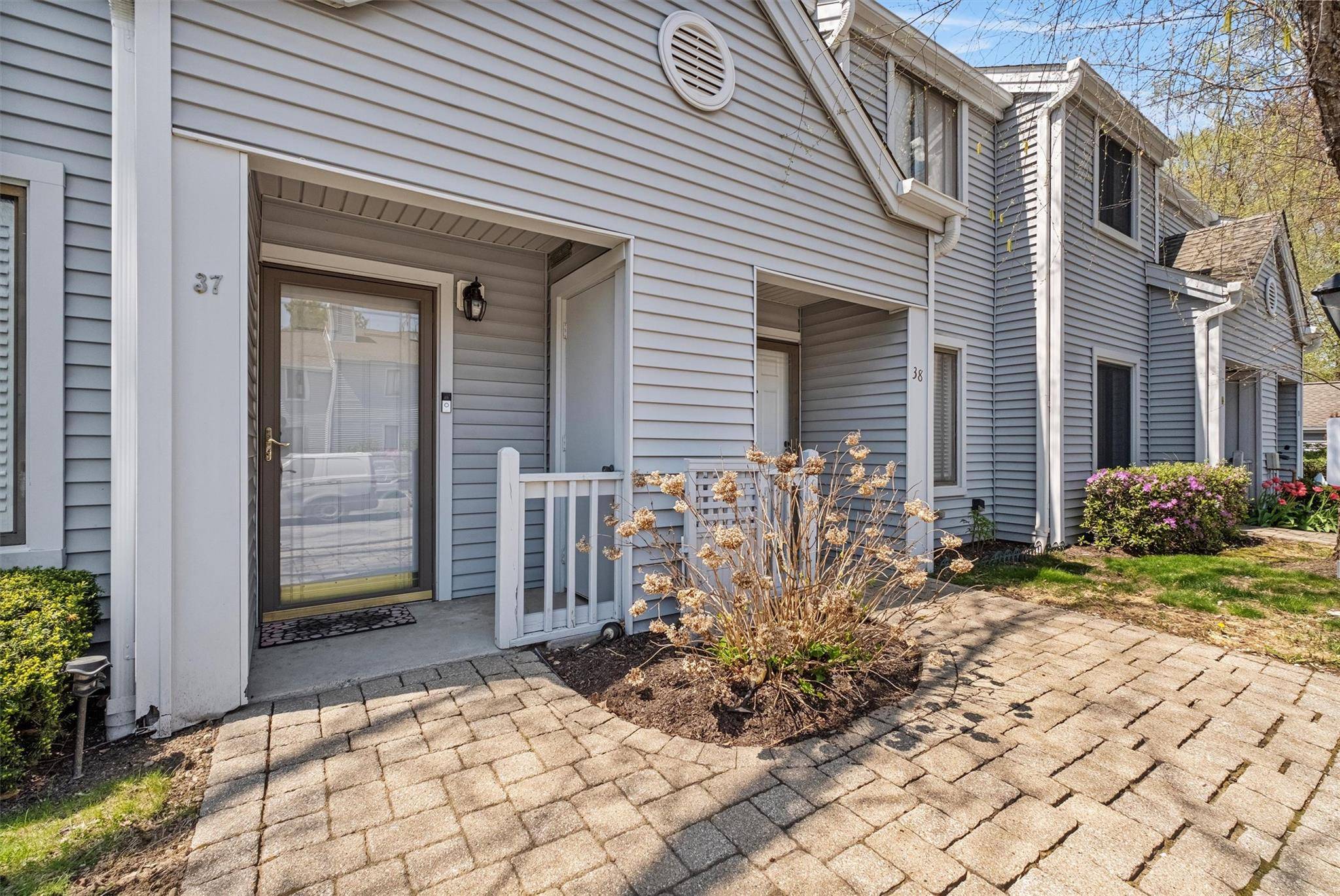 Welcome to this beautifully updated 2 bedroom, 2.