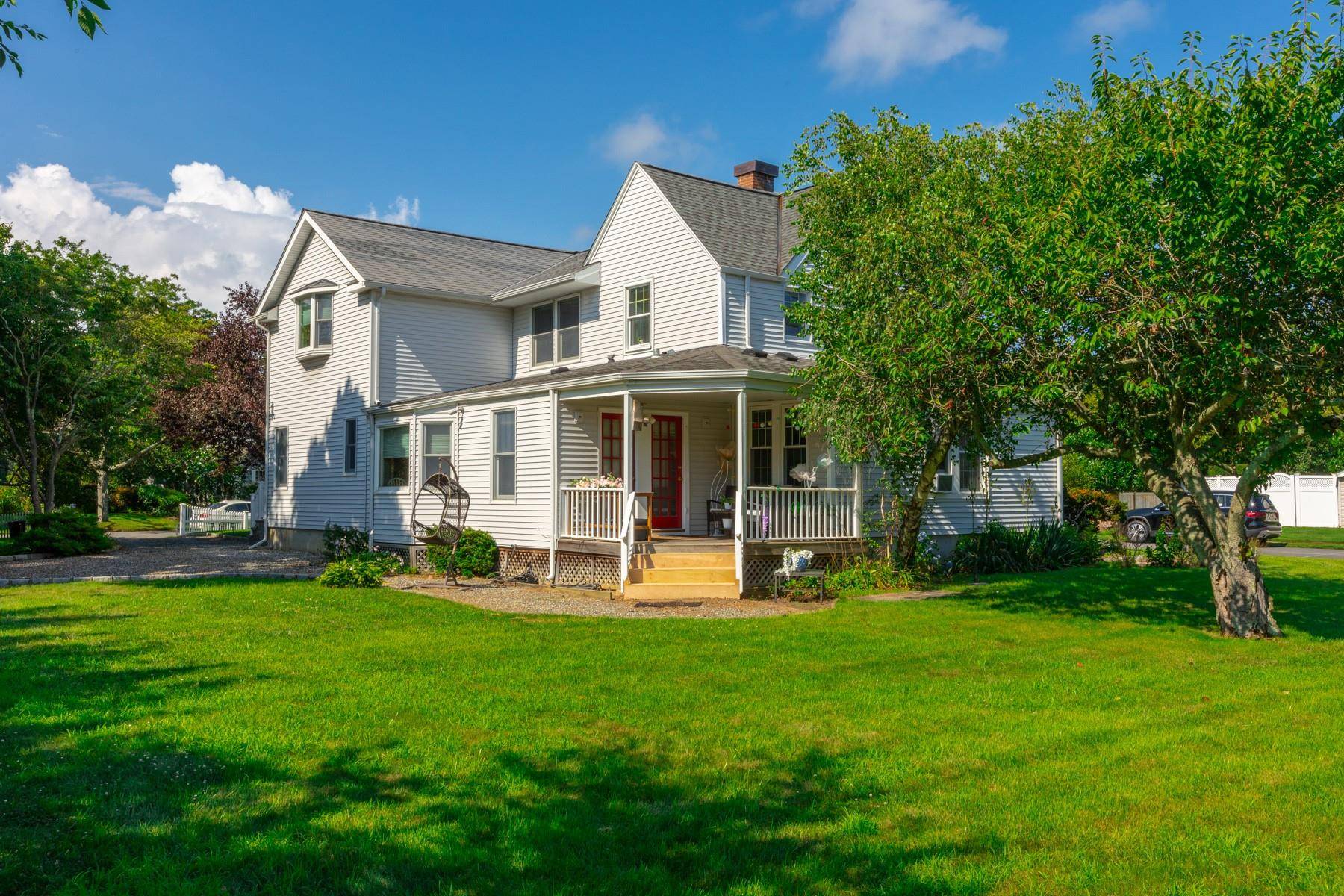 Discover this stunning 3, 205 square foot Victorian Colonial, ideally located right on your block in picturesque Babylon Village.