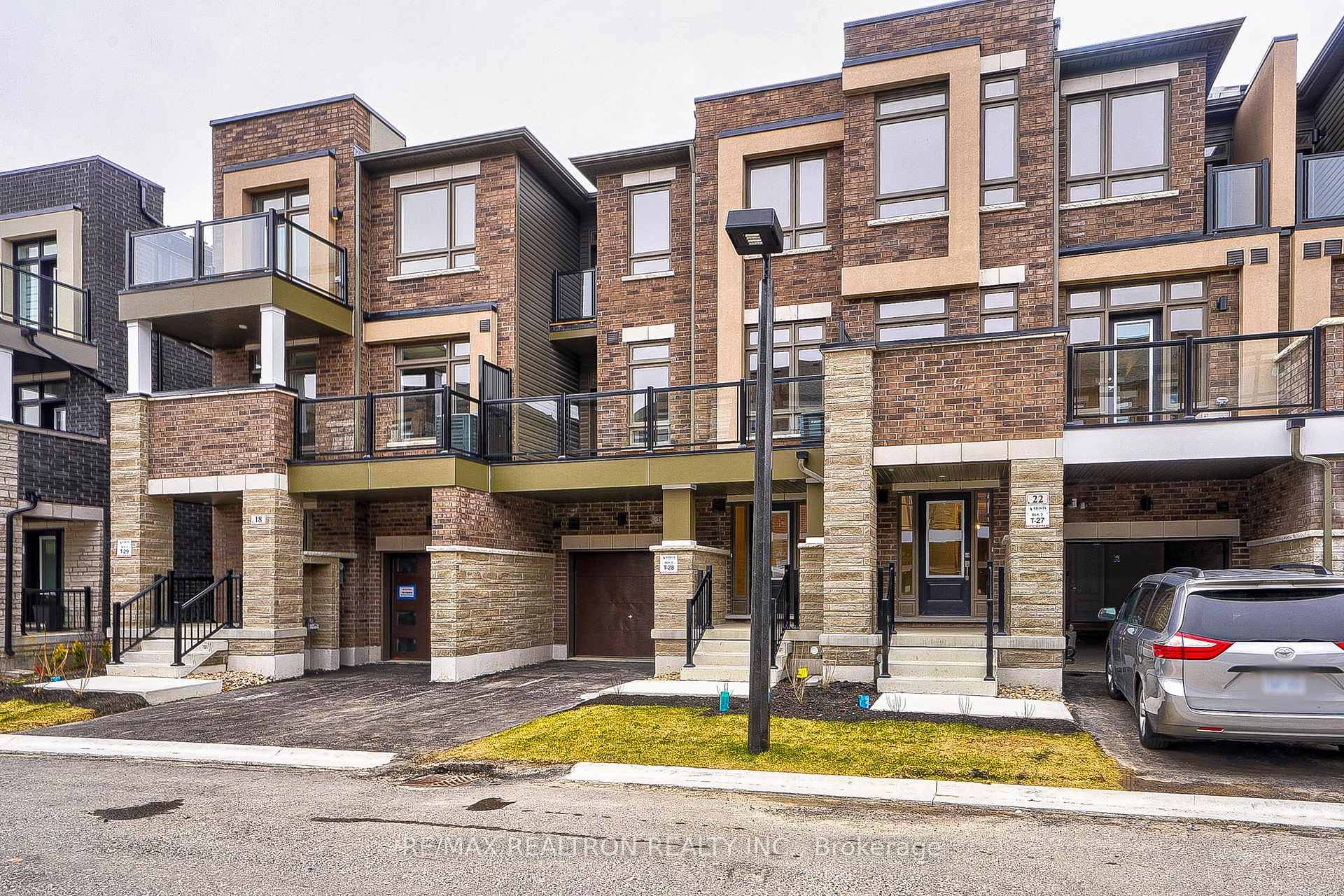 Welcome to this 1 year old 3 bedroom townhouse located in the prestigious community of Richmond Hill, thoughtfully built by award winning Arista Homes.