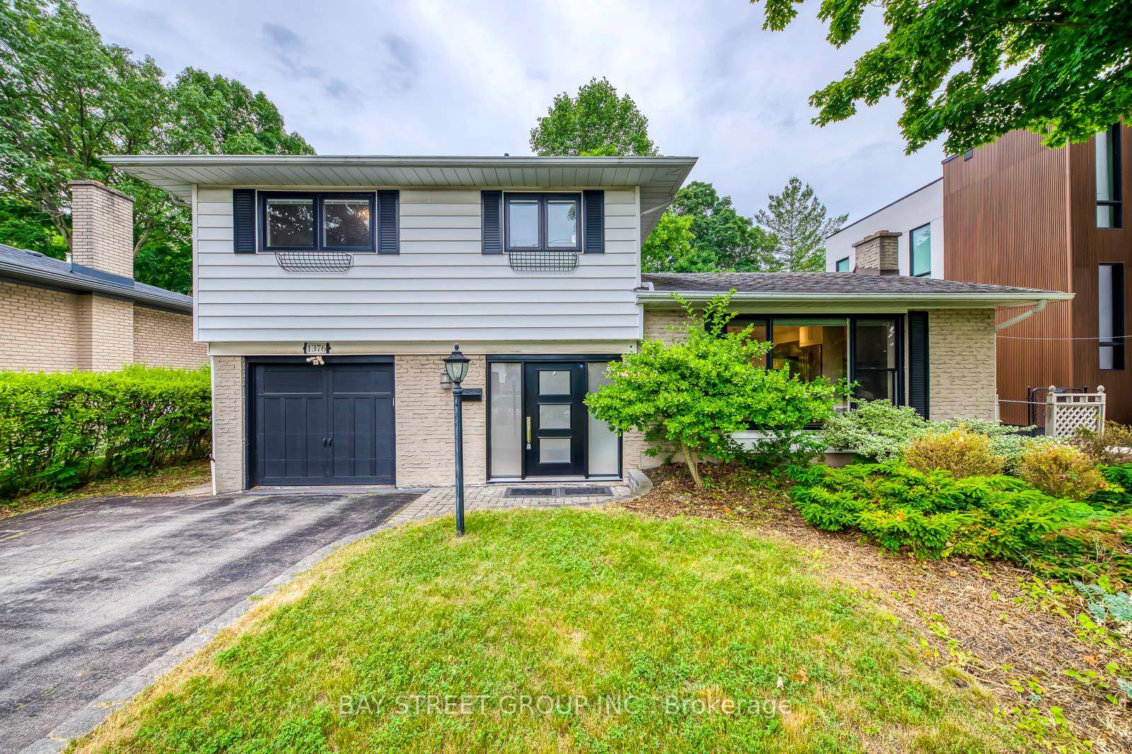 Beautifully Renovated Detached Home on a Rare Ravine Lot.