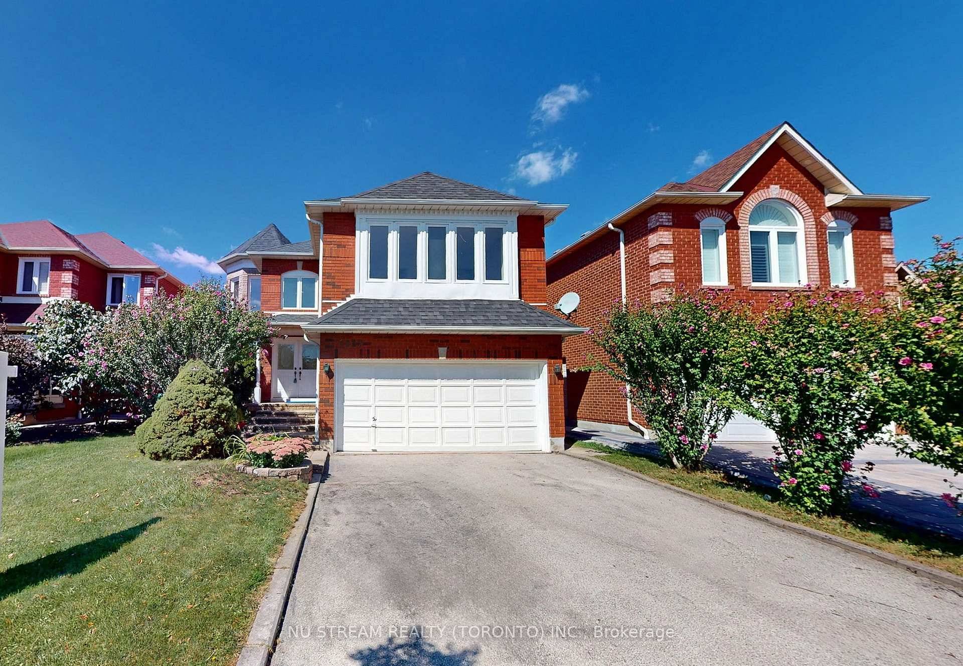 Gorgeous, Charming home backing onto River Valley backyard privacy on 40 x 120 ft lot with Walkout Basement, nestled In The Core Of Mississauga.