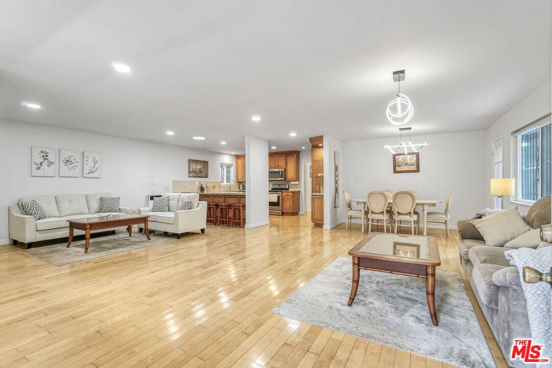 1226  Chelsea Ave 6BR Santa Monica La