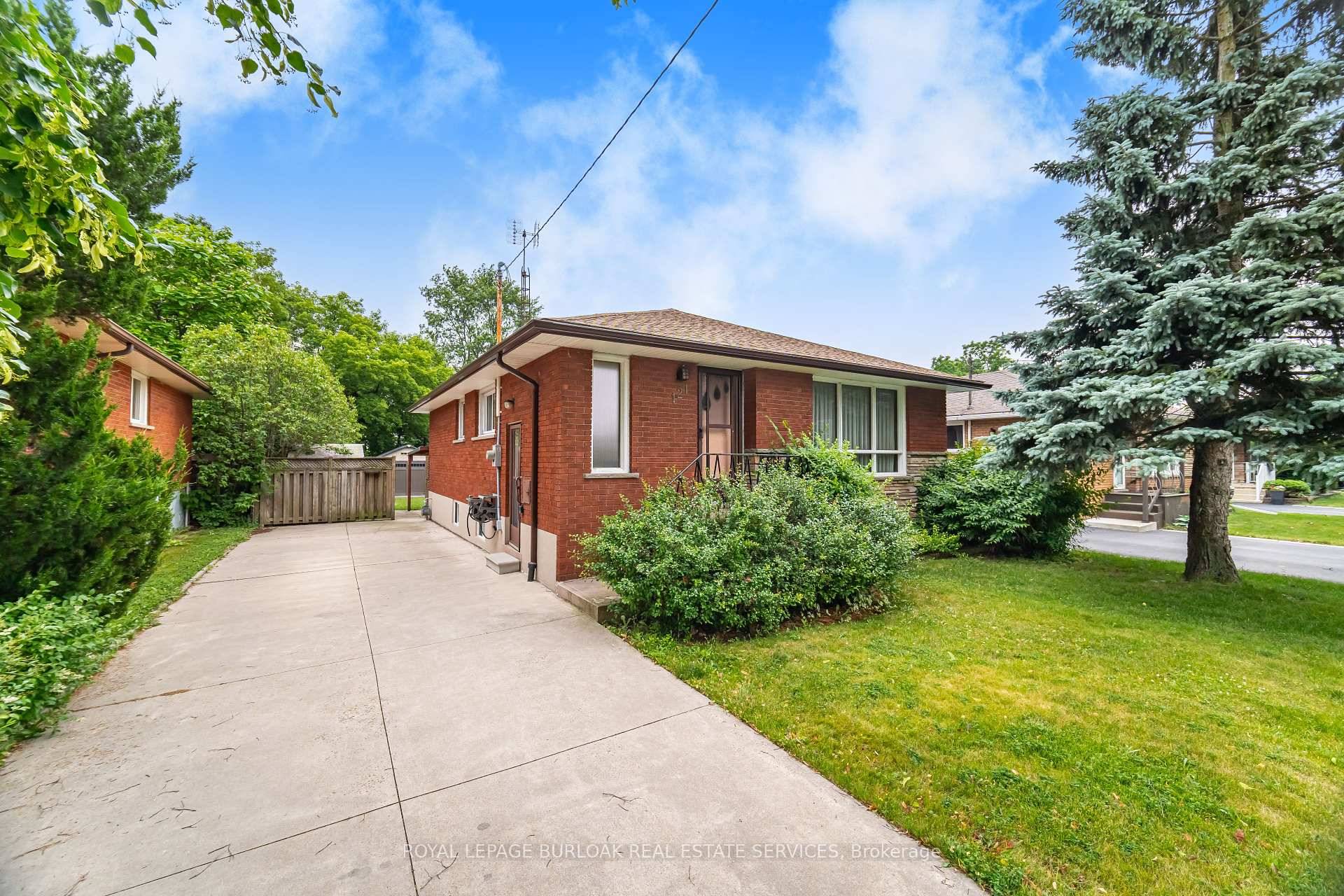 Welcome to 121 Manning Avenue a charming bungalow nestled in the heart of Hamilton's desirable Greeningdon neighbourhood.