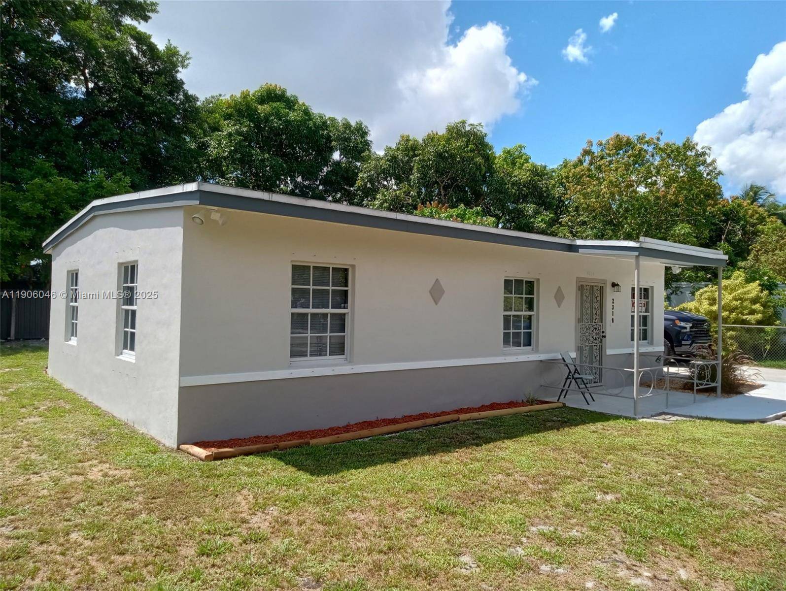 Welcome home to this charming 3 bedroom, 1 bath single family home in the heart of Miami Gardens !