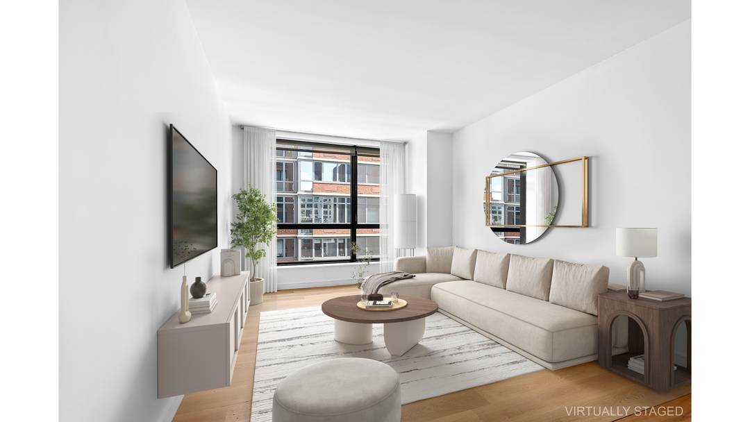 Art Living Located in the heart of Chelsea, just moments from Hudson Yards, this light filled one bedroom residence offers a seamless blend of downtown energy and tranquil living.
