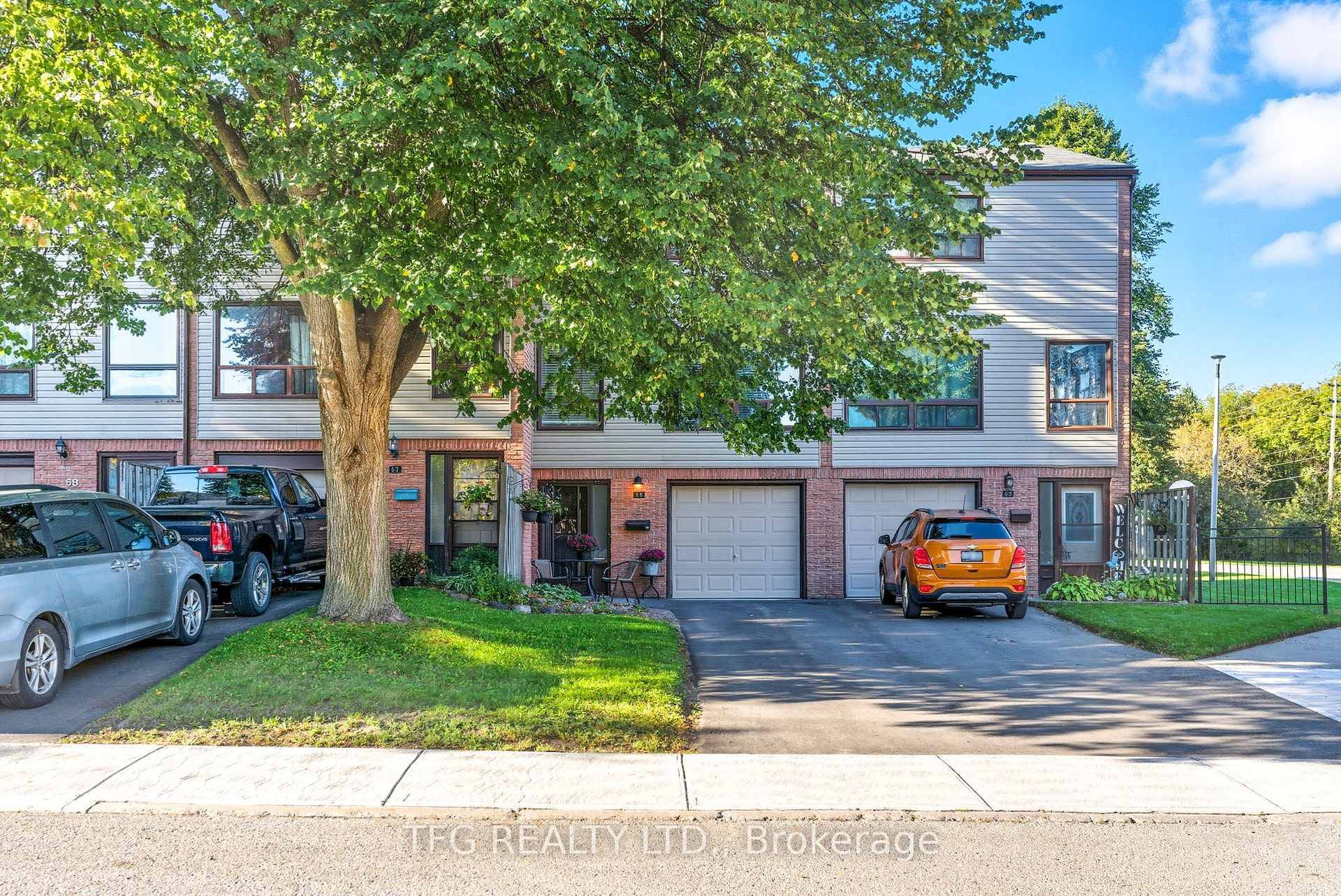 Beautiful 3 Bedroom Townhome in Prime Bowmanville Location.