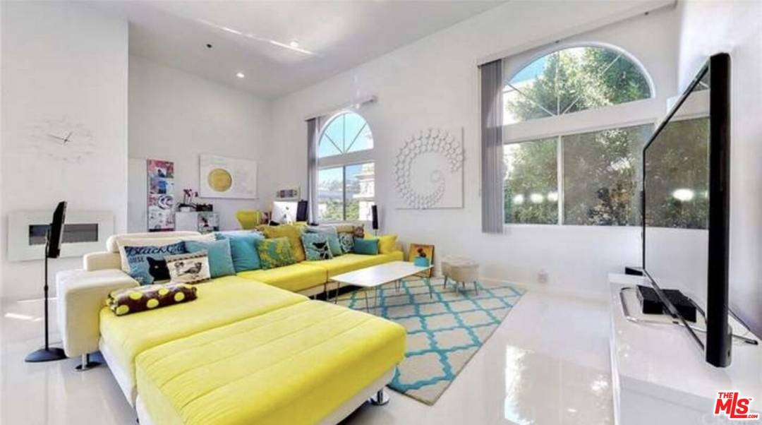 840  N Croft Ave 2BR Sunset Strip La