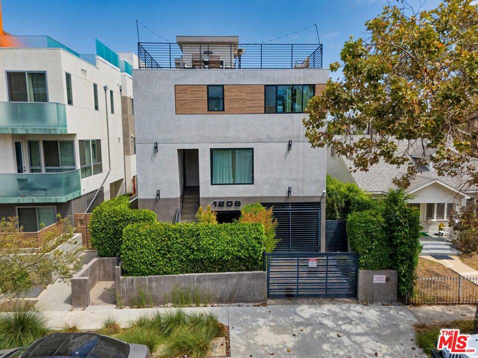 1206 N Sycamore Ave 10BR Hancock Park La
