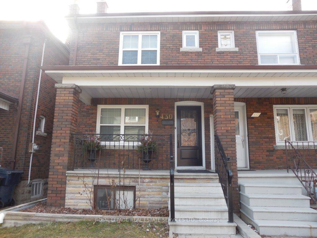 Lovely quiet and clean 1 bedroom apartment in owner occupied house.