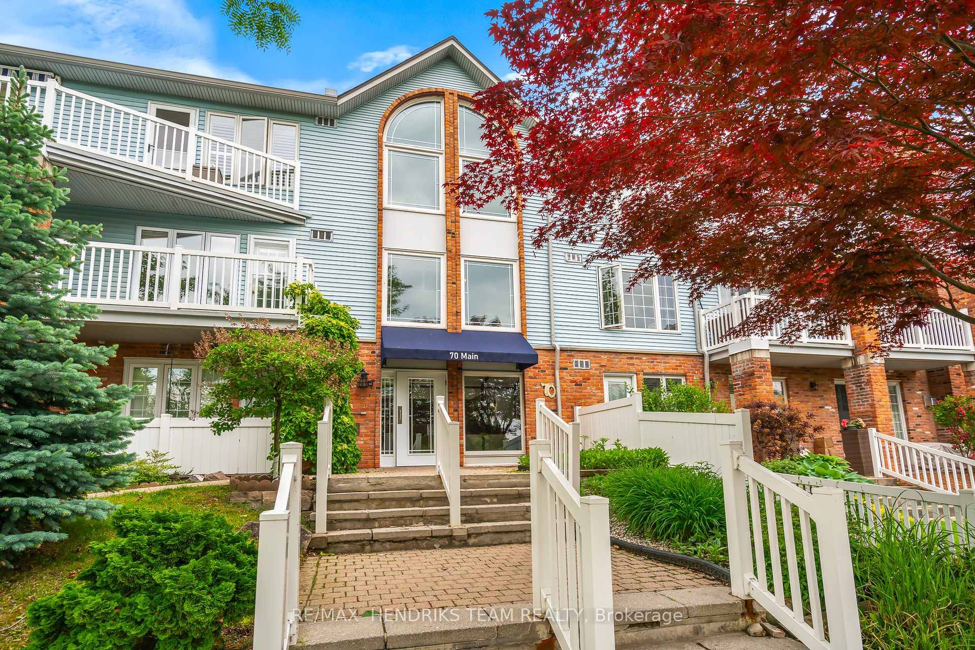 A rare find ! 3 bedroom corner suite condo in beautiful Port Dalhousie !