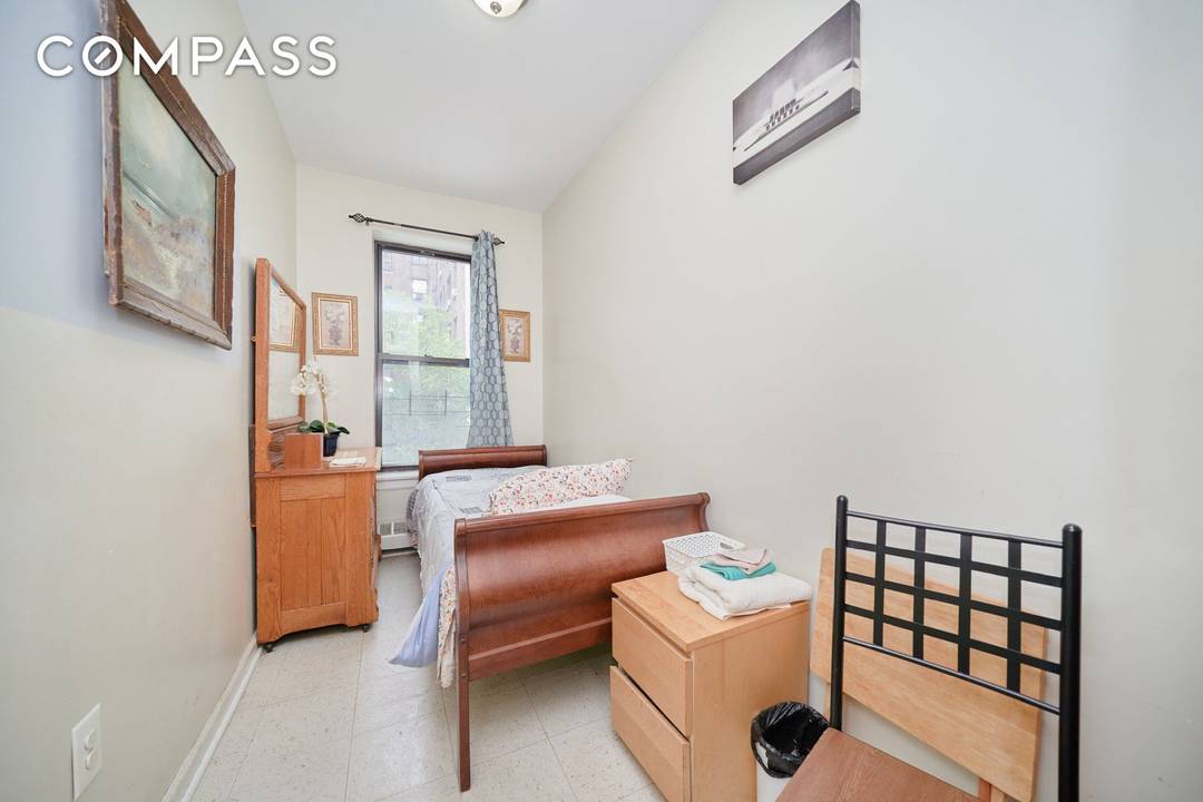 Central Harlem Hamilton Heights Brownstone 4 Story, 12 Unit SRO with Vacancies Located in the vibrant and transit rich neighborhood of Hamilton Heights, this classic 4 story, 12 unit SRO ...