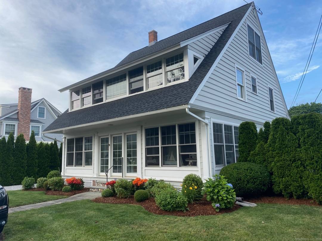 FULLY FURNISHED SUMMER RENTAL.