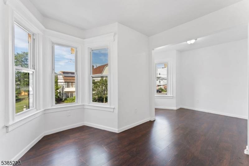 15Th Ave Newark City New Jersey Two-Story