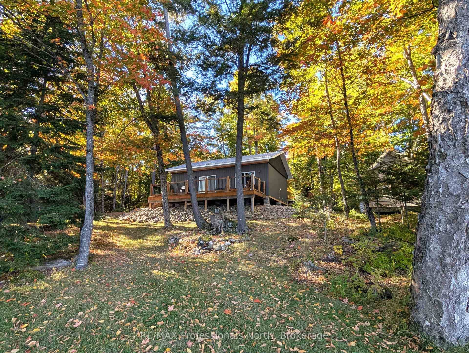 Nestled in the beautiful Almaguin Highlands on Spring Lake, located in the unorganized Township of Lount, this year round build has been completely renovated from top to bottom in 2021.