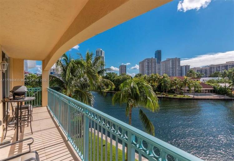 Reduced price large 2 bedroom corner unit.