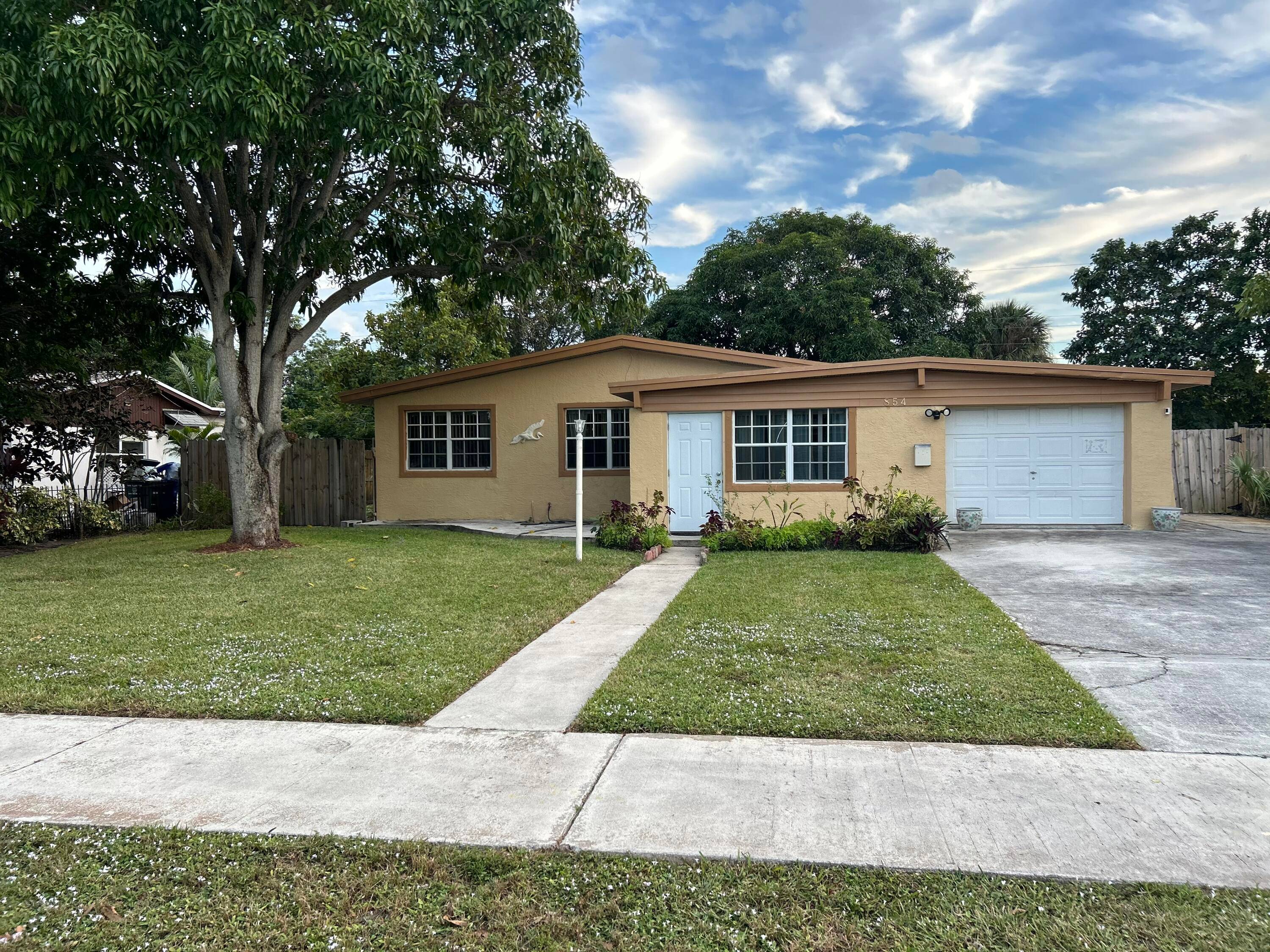 854 W Kalmia Drive single-family Palm Beach