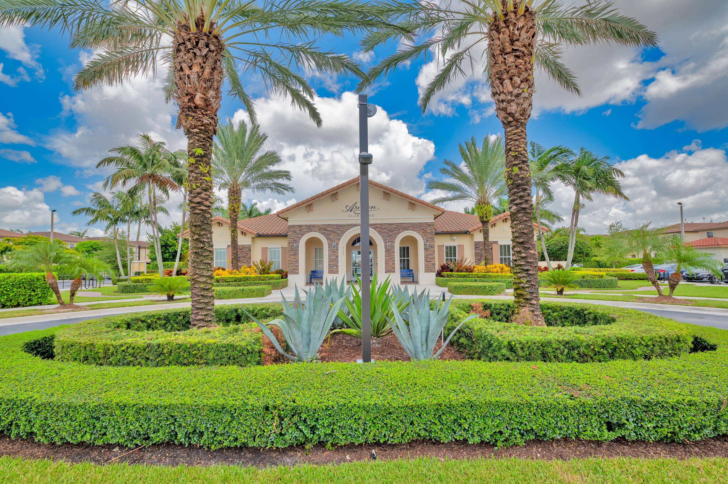 Welcome to Bellagio, one of Hialeah's most desirable gated communities !