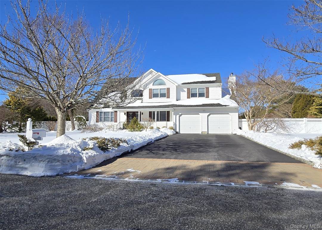 Magnificent Updated Move in Ready Colonial features Beautiful landscaping, all wooden floors have been newly refinished, A Spacious foyer, Living Room with vaulted ceilings and wood beams amp ; fireplace, ...