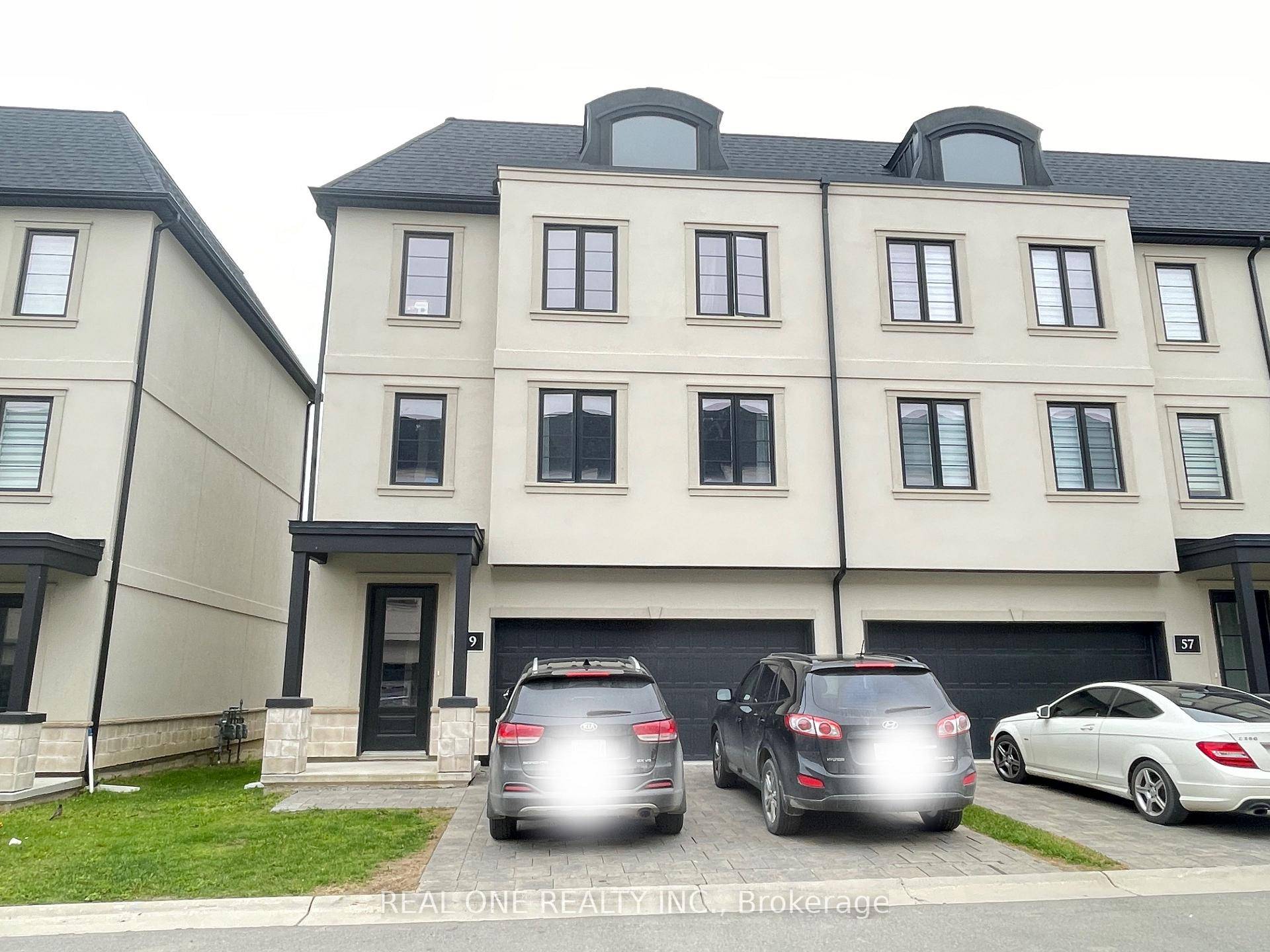 Fully Furnished 3 Bedroom 3 Bathroom Townhouse 2nd, 3rd Floor.