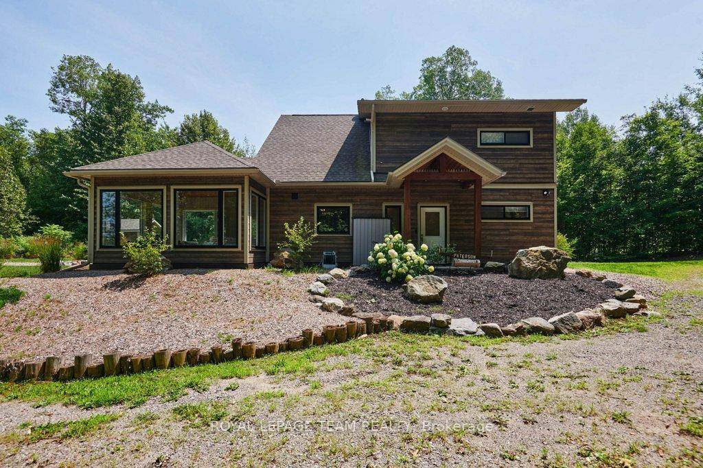 Ferguson Lake 4 Bed 2. 5 Bath 179' Waterfront 5 Acres.