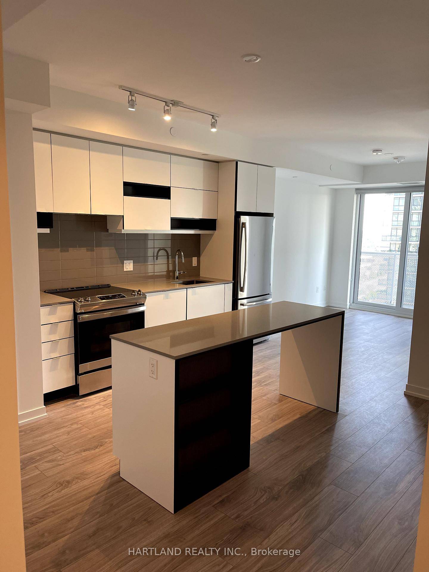 This is a New Luxury 1 Br Plus Den Condo By Daniels At Square One.