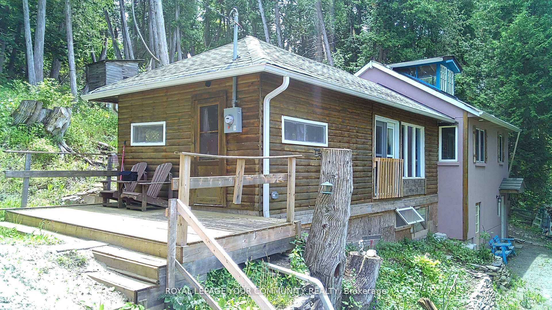 Located In between Bobcaygeon and Lindsay overlooking Kennedy Bay on Sturgeon Lake offering a terrific opportunity to enjoy year round fun at an affordable price.