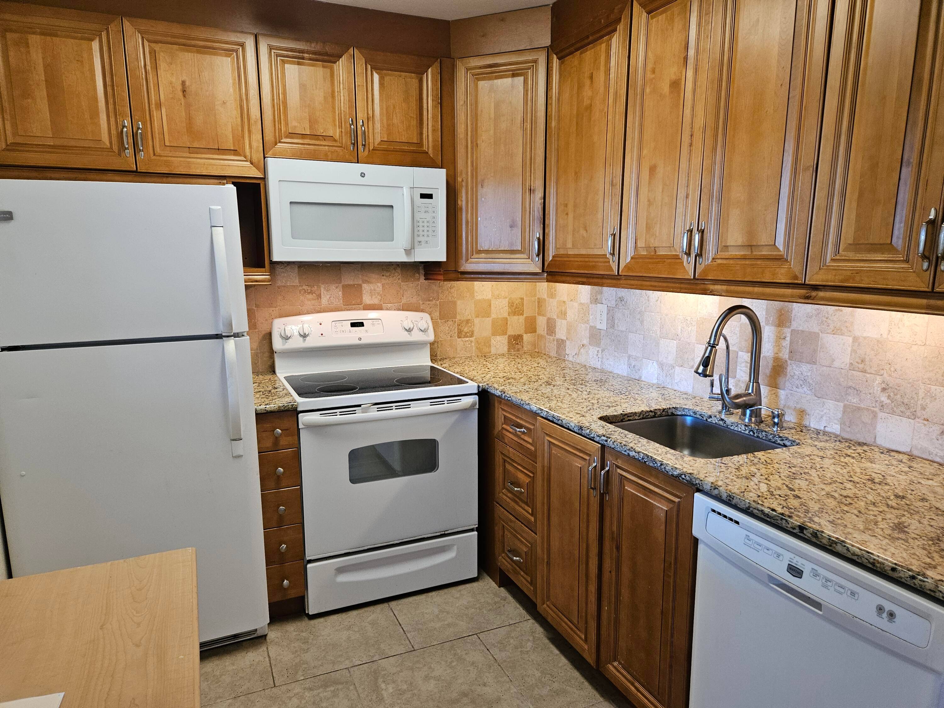 SPACIOUS ONE BEDROOM WITH ONE AND HALF BATHS.