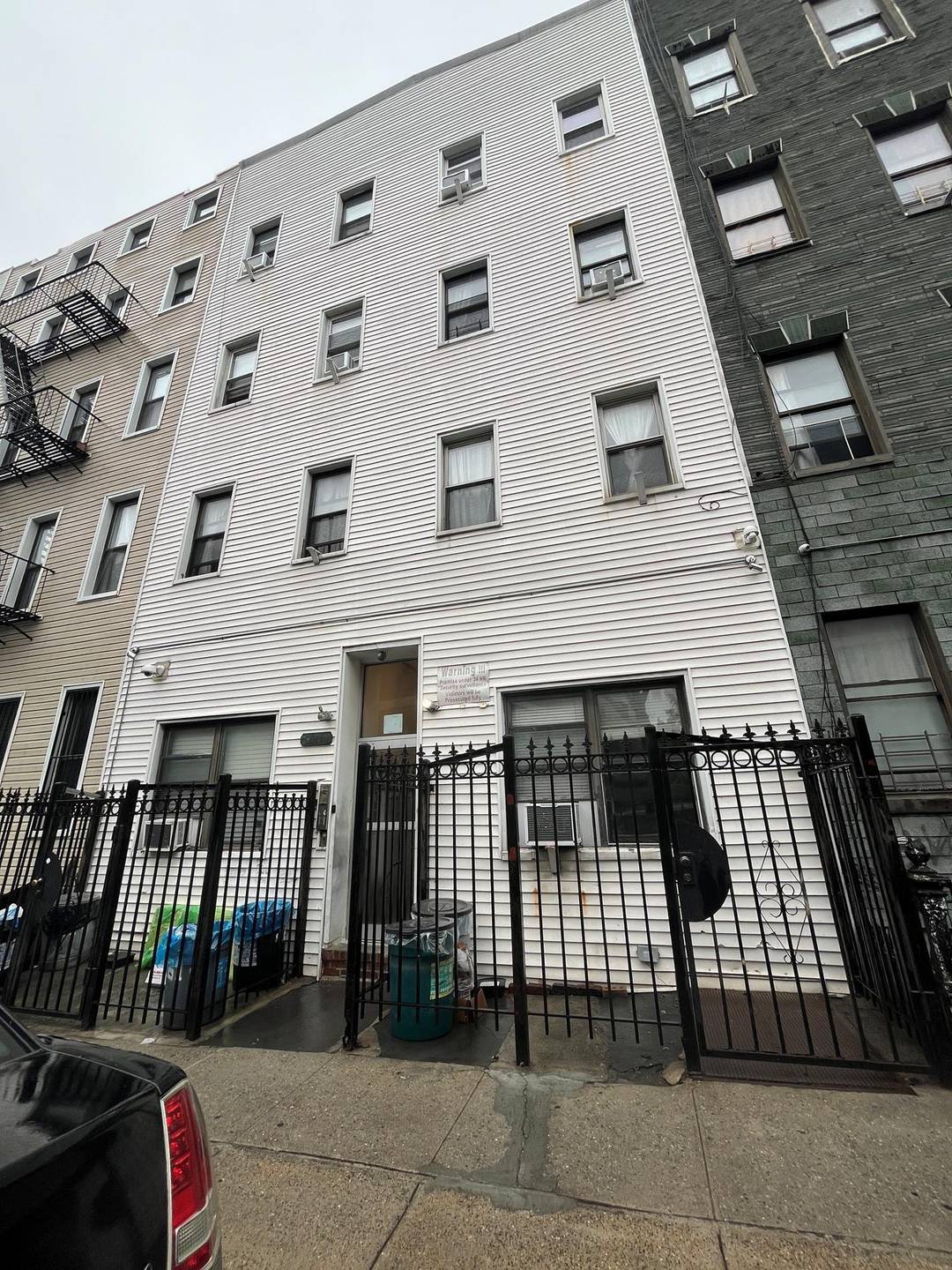 Located in the heart of Williamsburg181 MAUJER STREET is a classic four story walk up apartment building offering a rare investment opportunity in one of Brooklyn s most sought after ...
