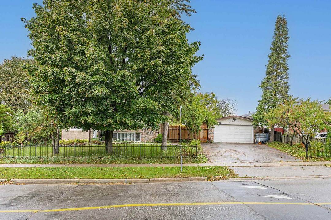 Truly a rare find ! This legal duplex bungalow sits on an impressive 90 ft frontage lot and features an oversized double detached garage plus parking for four additional cars ...