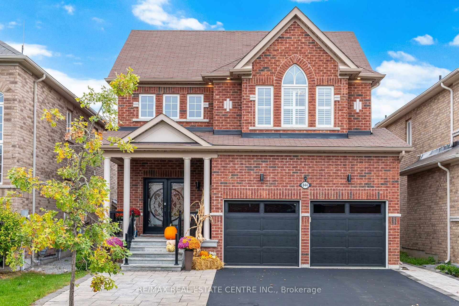 Pride of ownership shows throughout this stunning 4 1 bedroom family home offering nearly 3, 500 sq.