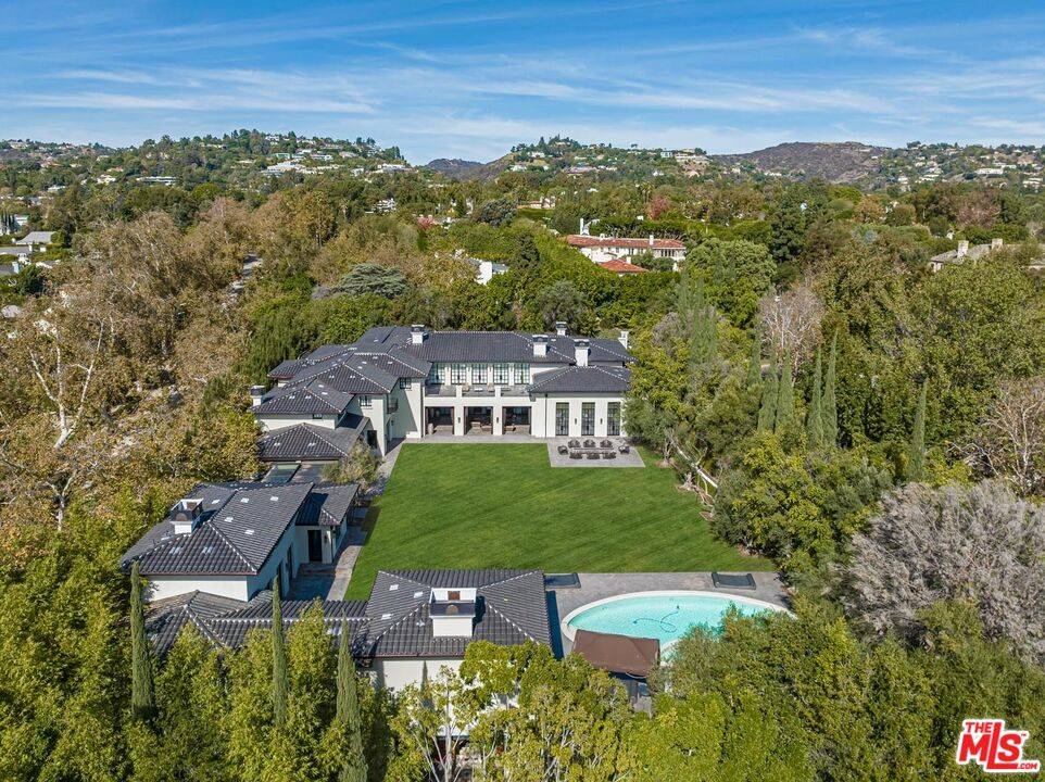 271 S Mapleton Dr Westwood LA