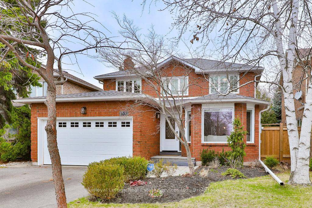 Stunning detached 2 storey home in highly desirable Glen Abbey and located in great school zones including Pilgrim Wood and Abbey Park H.