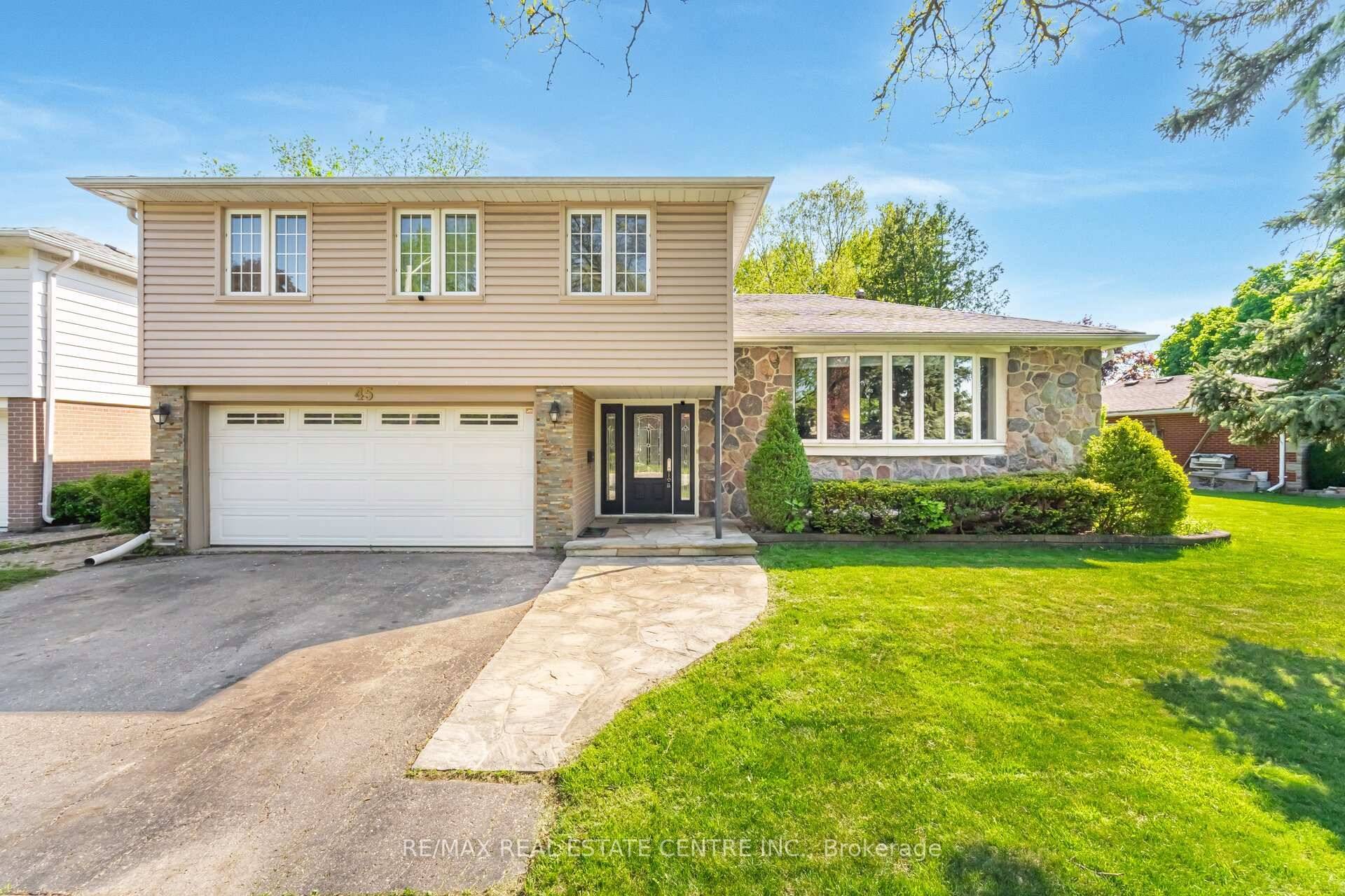 Charming 5 Level Side Split in Prime Peel Village.