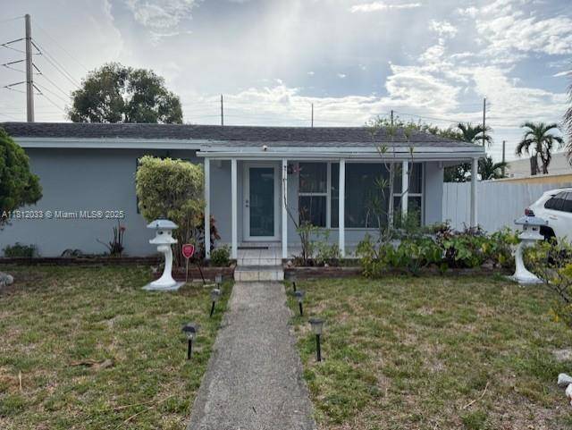 Nice 3 Bedrooms, 2 Baths plus Den in Hollywood impact window upgraded kitchen with granite large backyard nice front Porch pretty to Hollywood boulevard with all the restaurants and entertainment.