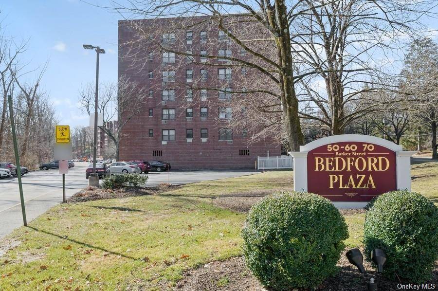 Don't miss out on this 1 Bedroom with assigned parking located in beautiful Bedford Plaza.