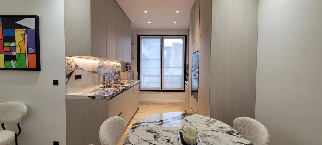 Appartement d’architecte avec terrasse sur la prestigieuse avenue Foch