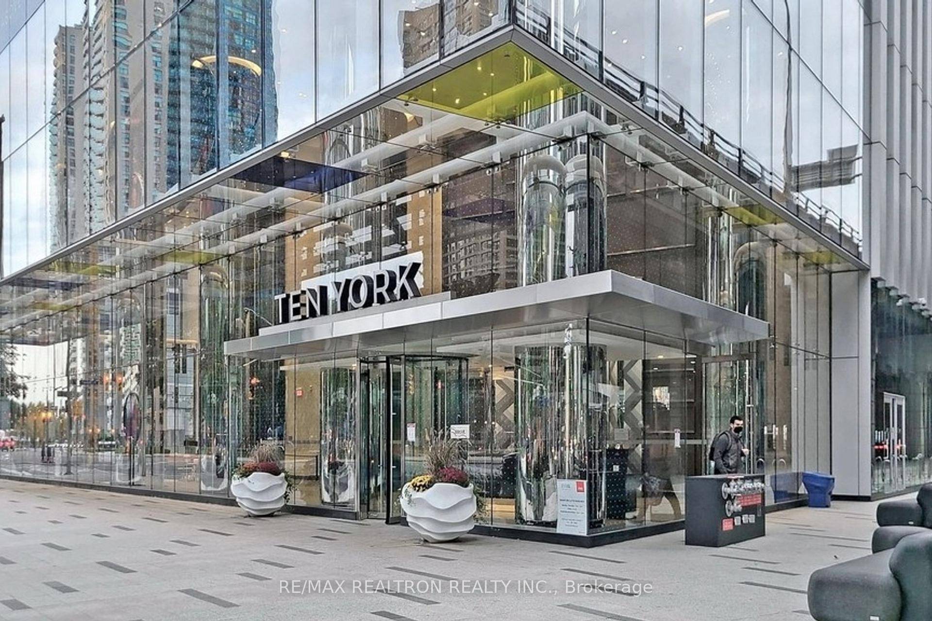 Luxury Tridel Building. Functional Layout, Large Windows That Invite The Sunlight Into This 589Sqft Unit With Partial View Of Cn Tower.