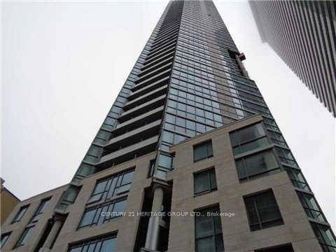 Amazing Luxurious Condo Bright amp ; Spacious Corner Sought East Two Bedroom.