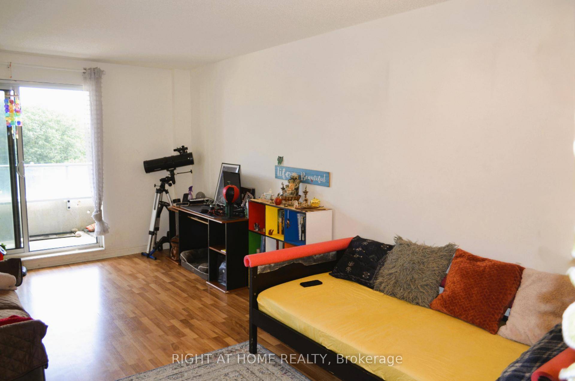 Stunning One Bedroom 1 Parking 1 Locker Monarch Condo unit with unobstructed South View.