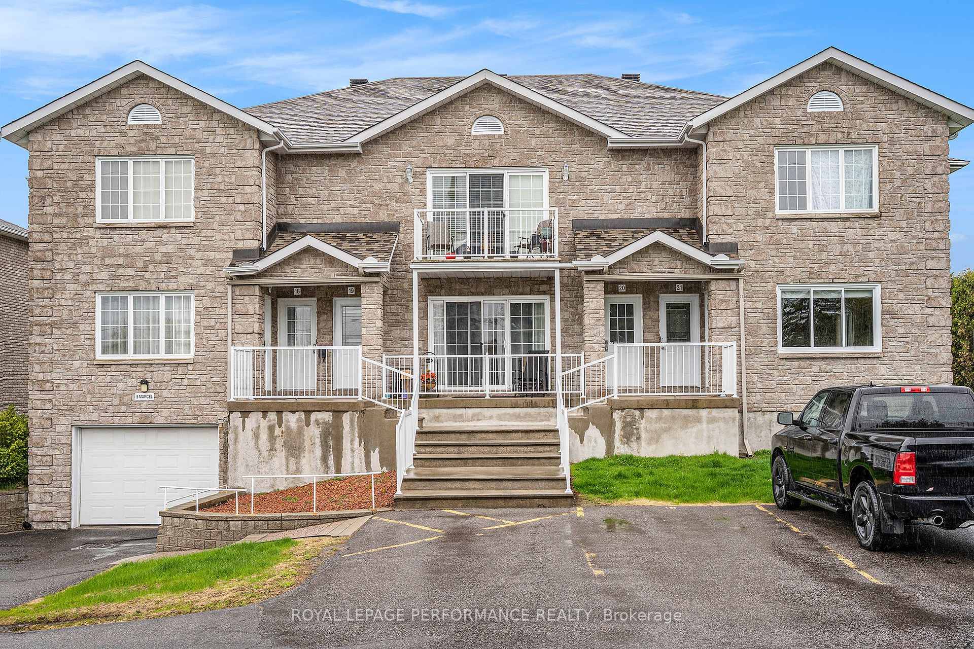 Welcome to Unit 21 at 5 Marcel Street in Embrun !