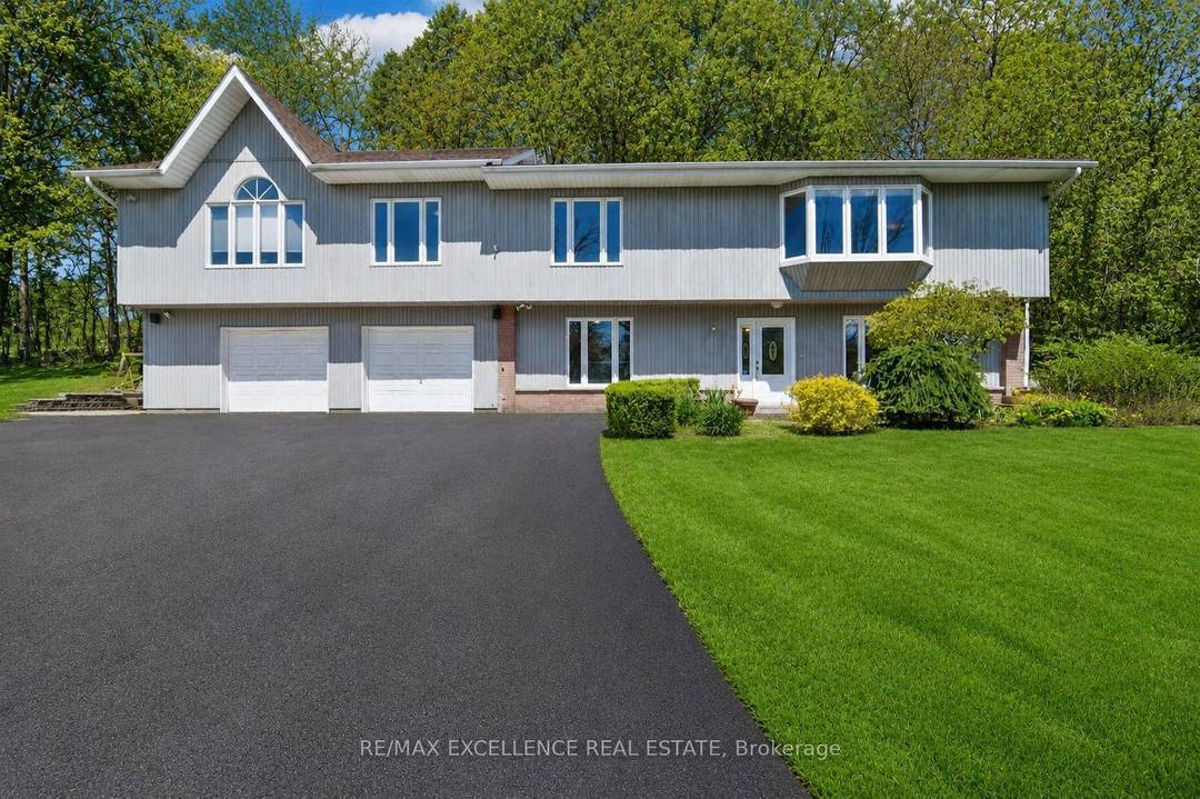 Stunning raised bungalow situated on a premium 161 ft x 267 ft lot in a prestigious location near Lionhead Golf Club and the scenic Credit River.